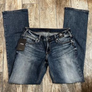 Silver Britt curvy fit low rise slim bootcut women’s jeans size 32 x 35 NWT